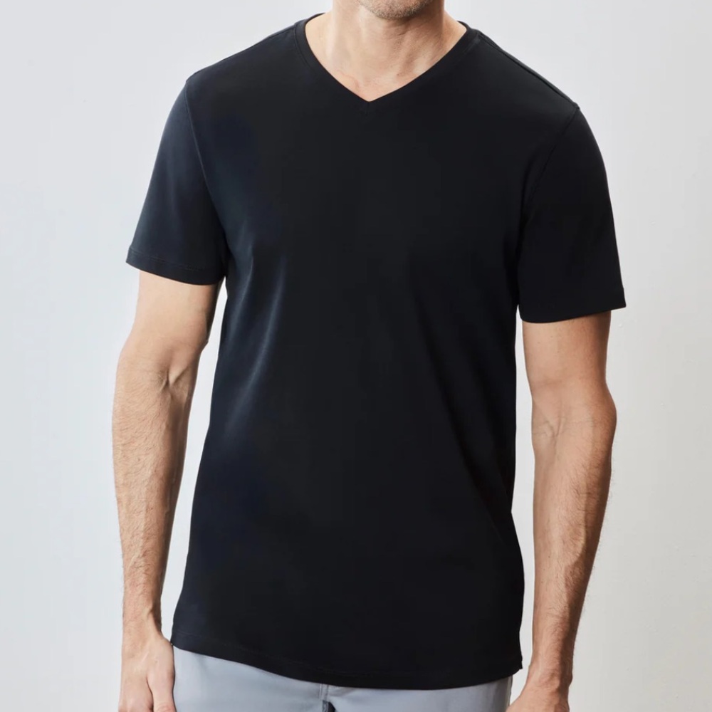 Robert Barakett The Barakett V Tee Short Sleeve V-Neck T-Shirt Black Medium EUC